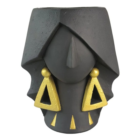 ΚΑΣΠΩ ΠΡΟΣΩΠΟ ΜΕΓΑΛΟ ΜΑΥΡΟ ME ΣΚΟΥΛΑΡΙΚIA ΧΡΥΣA ΤΡΙΓΩΝΑ - 21.5x18.5x26cm 4/ΚΙΒ – Δίνει premium χαρακτήρα στο περιβάλλον | iroots