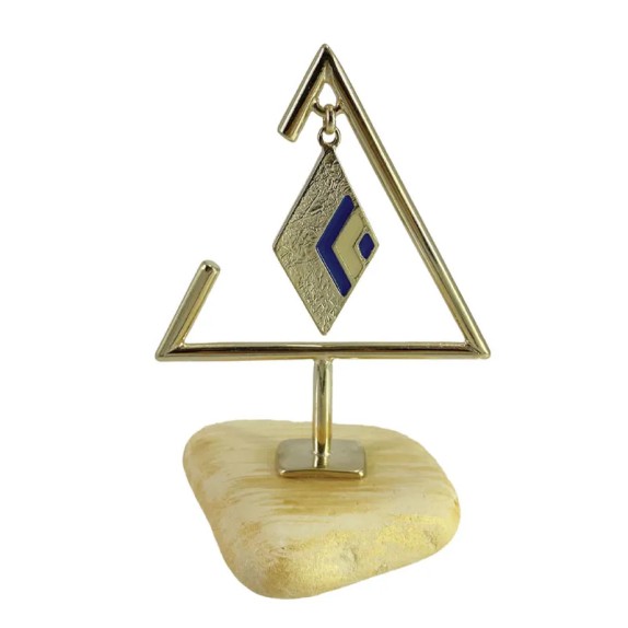 ΕΠΙΤΡΑΠΕΖΙΟ ΜΕΤΑΛΛΙΚΟ ΔΙΑΚΟΣΜΗΤΙΚΟ ΡΟΜΒΟΣ/ΤΡΙΓΩΝΟ ΧΡΥΣΟ ΣΕ ΒΑΣΗ ΚΙΤΡΙΝΗ ΠΕΤΡΑ - Υ12cm – Αναβαθμίζει άμεσα τον χώρο σου | iroots.