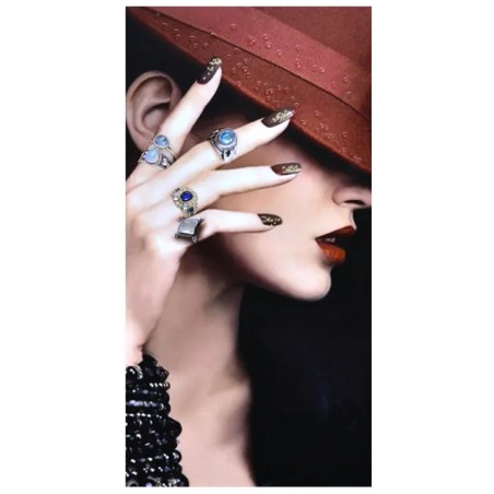 ΠΙΝΑΚΑΣ ΓΥΝΑΙΚΑ ΜΕ ΚΑΠΕΛΟ ΜΕ 3D ΛΕΠΤΟΜΕΡΕΙΕΣ - ΨΗΦΙΑΚΗ ΕΚΤΥΠΩΣΗ 50x100x2.5cm 1/10ΚΙΒ – Αναβαθμίζει άμεσα τον χώρο σου | iroots.g