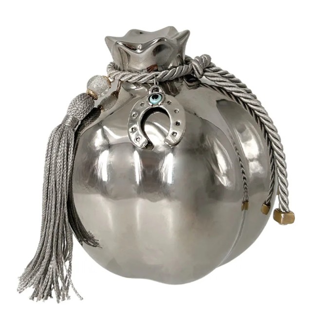 ΚΕΡΑΜΙΚΟ ΡΟΔΙ ΓΙΓΑΣ ΛΟΞΟ ΑΣΗΜΙ ΣΤΟΛΙΣΜΕΝΟ ΑΣΗΜΙ ΠΕΤΑΛΟ & ΦΟΥΝΤΑ - Φ13x14cm 1/18ΚΙΒ – Προσφέρει μοναδική αισθητική | iroots.gr