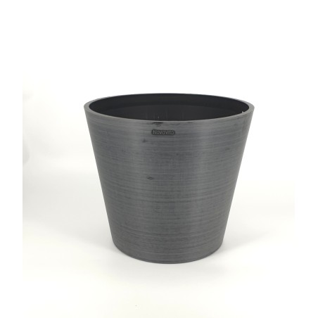 Γλάστρα Nova Vita Cono 30 από 100% ανακυκλωμένο πλαστικό διάμετρος 30εκ και ύψος 24,7εκ, χρώμα ανθρακι – Δημιουργεί αίσθηση πολυ