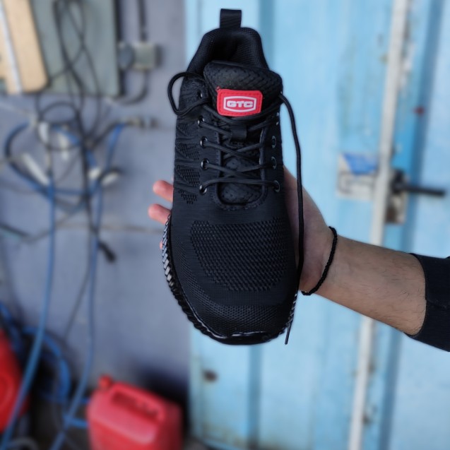 Παπούτσι EVO N-43 01 SRA μαύρο – Ταιριάζει σε κάθε μοντέρνο ή επαγγελματικό χώρο | iroots.gr